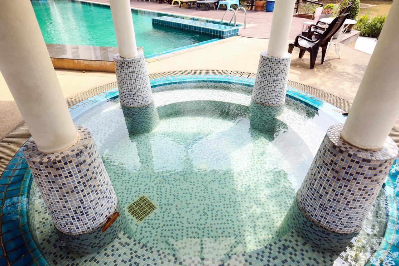 Bellevue Boutique Bangkok Apartment Bagian luar foto
