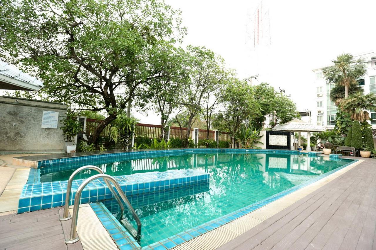 Bellevue Boutique Bangkok Apartment Bagian luar foto
